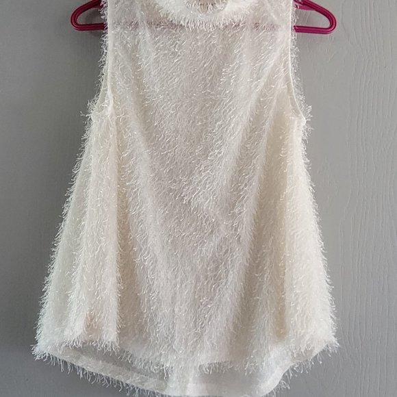 Off White Sleeveless Top and Pants - Picture 3 of 3